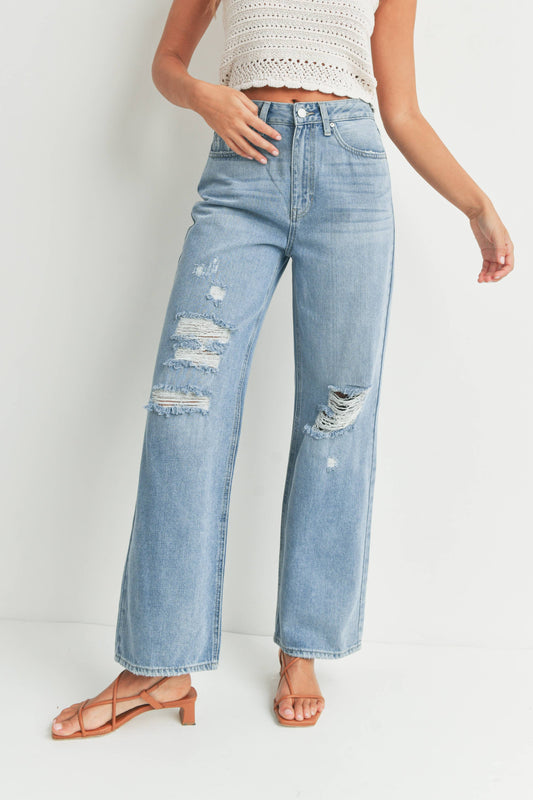 Minimal Distressed Skater Jean
