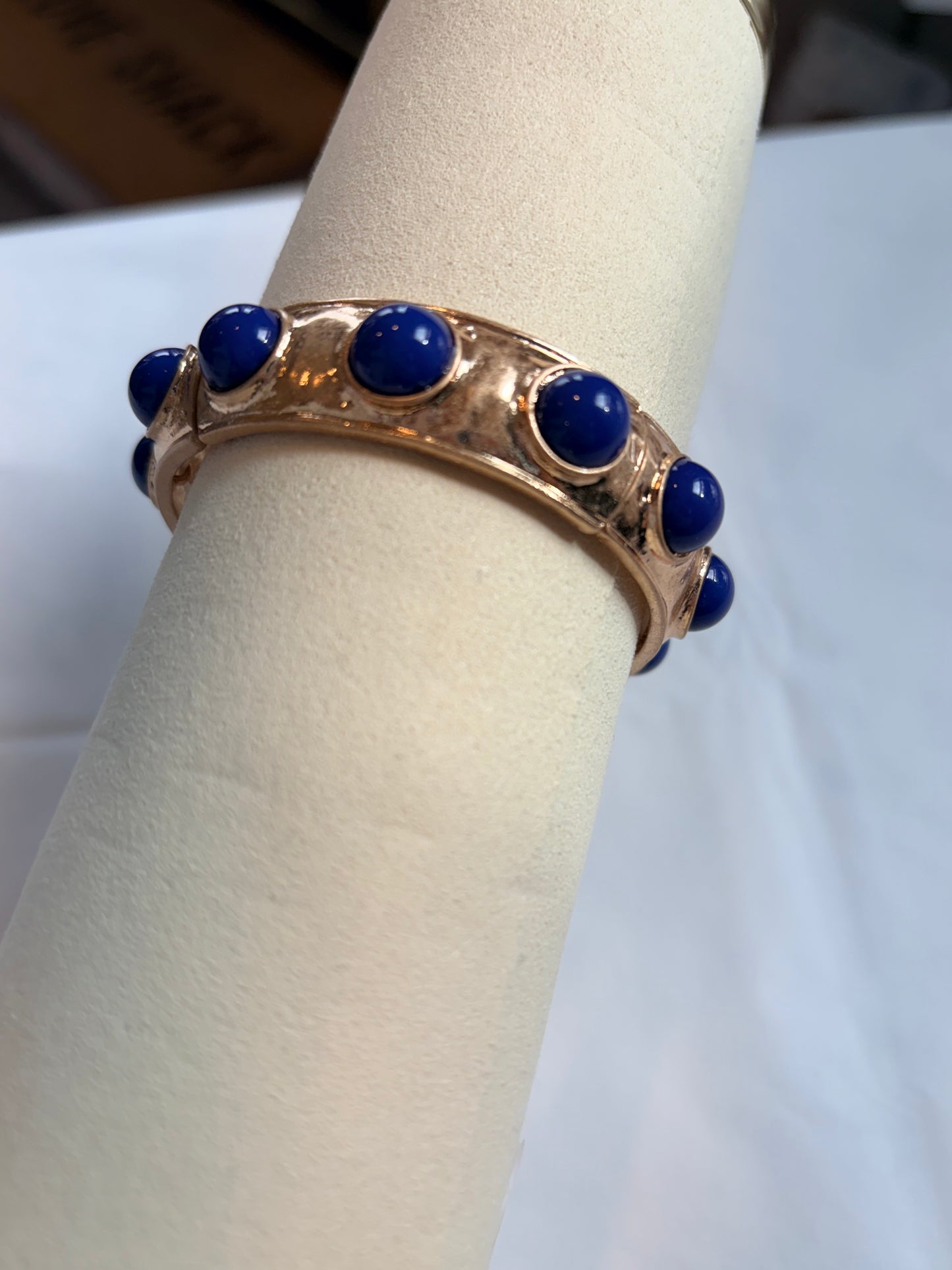 Caroline Hill - Reagan Pearl Stretch Bracelet GOLD